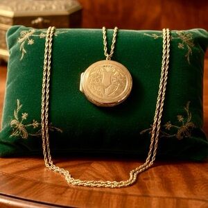 Vtg ~ JMF Gold Filled Locket